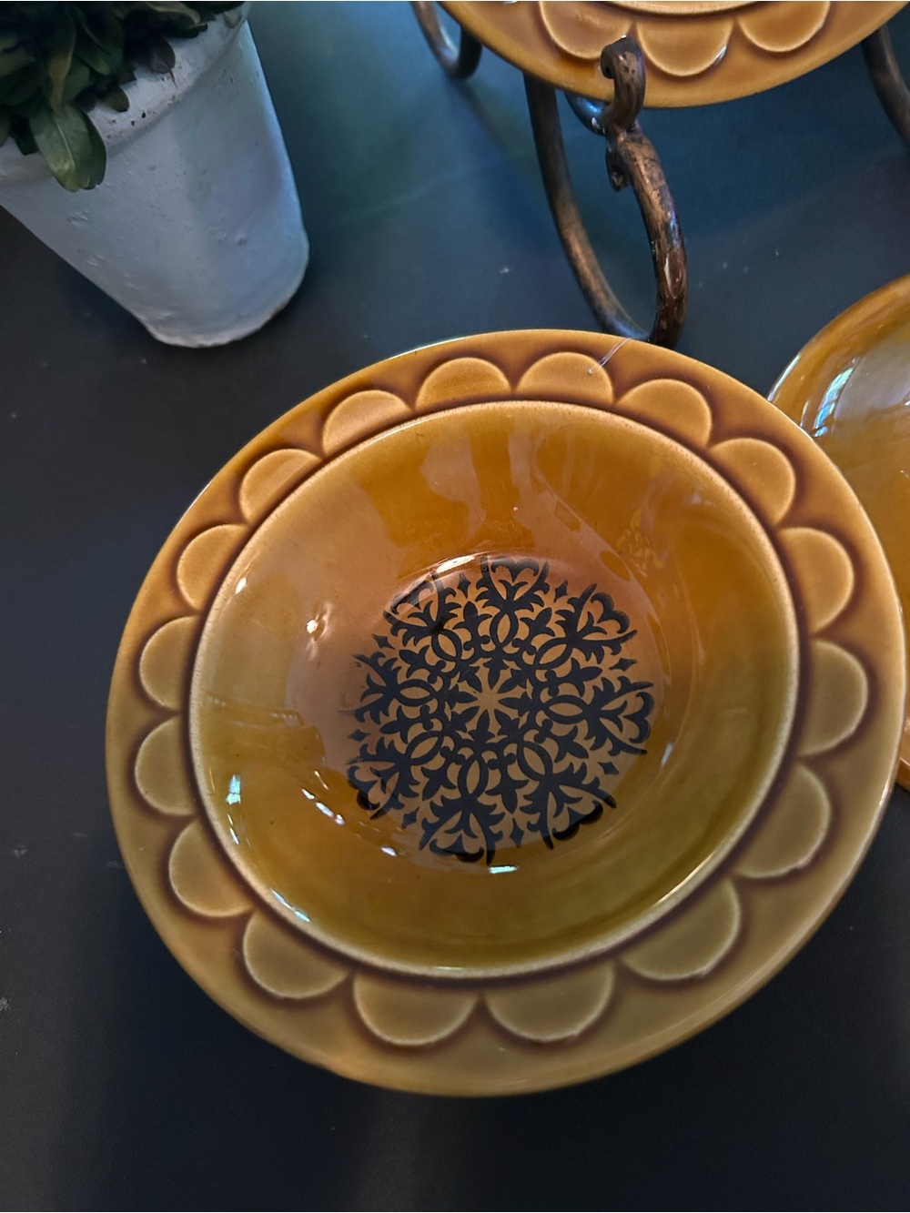 Vintage Homer Laughlin Coventry Castilian Dessert Bowls Set of 3 Gold Brown MCM - Picture 2 of 3